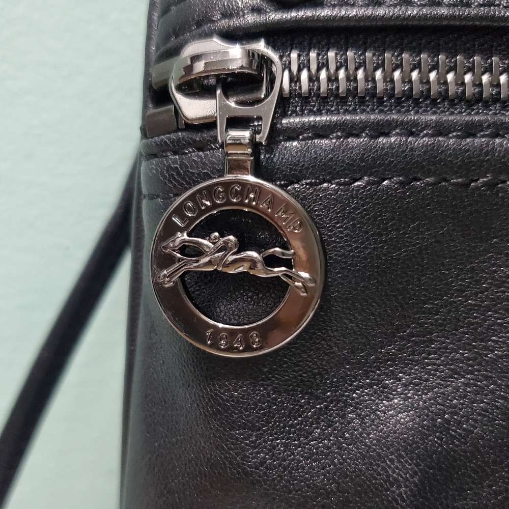 NEW LONGCHAMP Le Pliage Cuir Black Adjustable Strap Gunmetal Crossbody Bag - Picture 6 of 10
